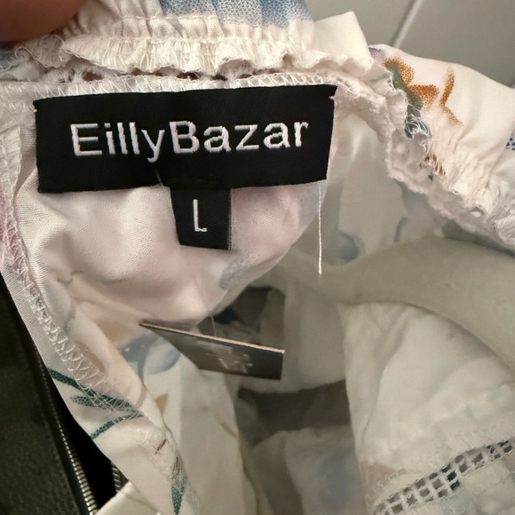 Super light and cute dress with apron style - Picture 2 of 7